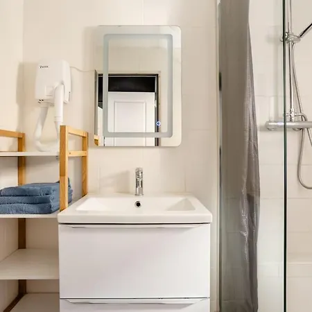 3 Pers Pasteur Sur Sarthe Centre