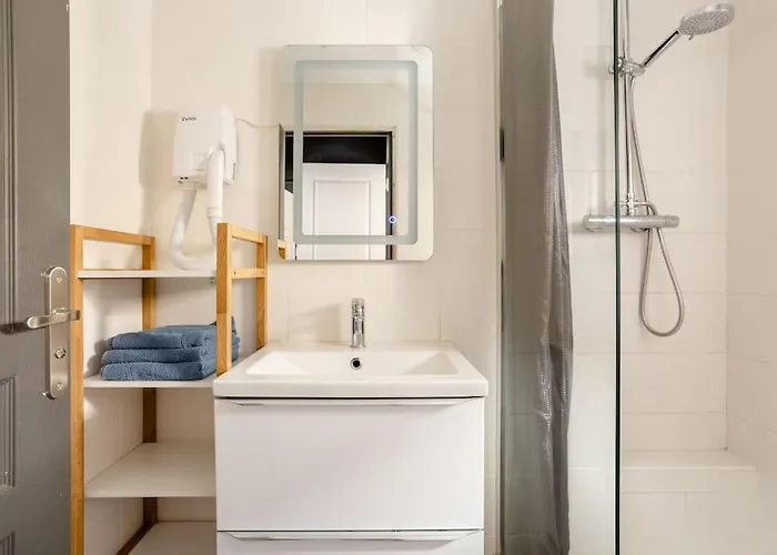 3 Pers Pasteur Sur Sarthe Centre