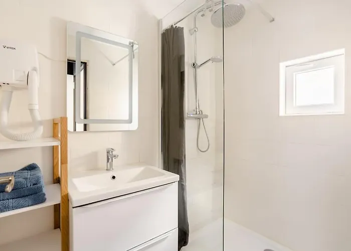 3 Pers Pasteur Sur Sarthe Centre