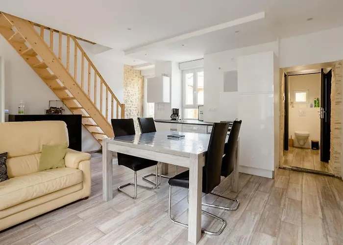 3 Pers Pasteur Sur Sarthe Centre